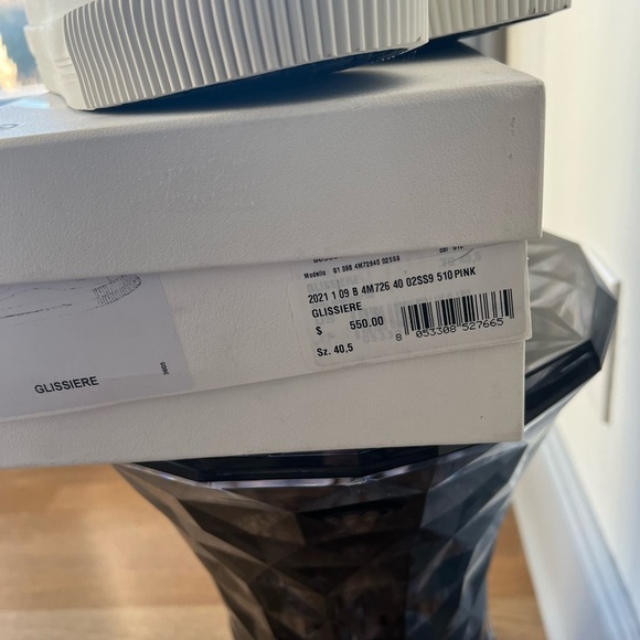 MONCLER Glisserie Logo Canvas Low-Top Sneakers - Picture 11 of 12